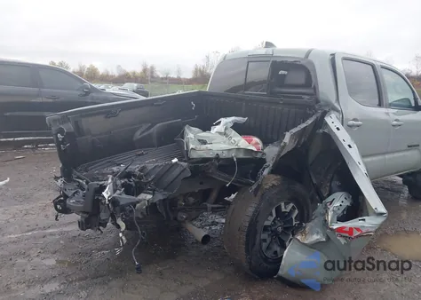 2022 Toyota Tacoma Trd Off Road z USA, uszkodzony, nr VIN 3TMCZ5AN8NM504388